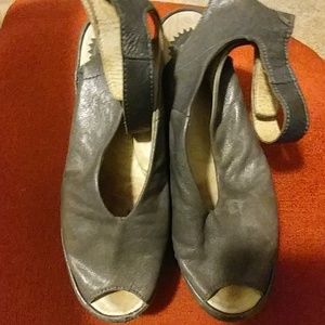 Fly London Gray shoe